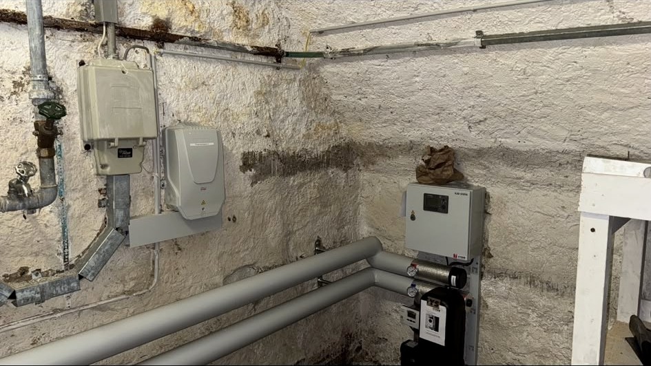 Detailaufnahme einer Sanitärinstallation